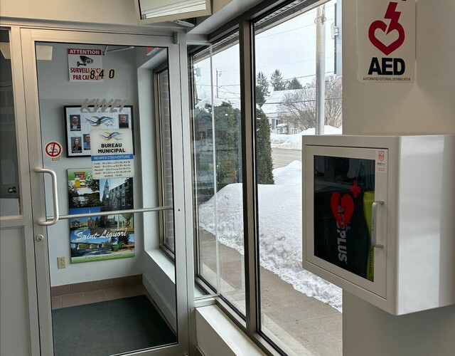 Des DEA accessibles pour sauver des vies à Saint-Liguori