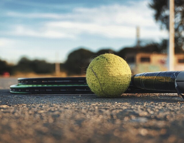 Les terrains de tennis et de pickleball sont ouverts!